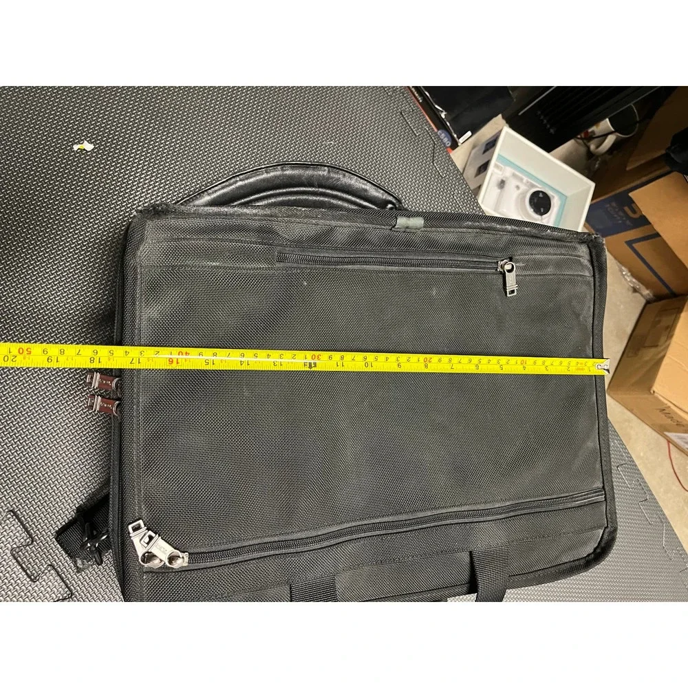 Tumi preowned normal